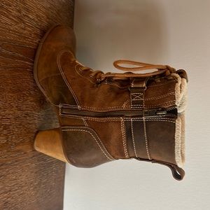 Women’s Timberland Lace-up Heeled Boots